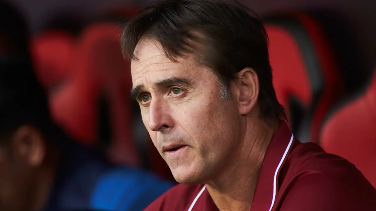 Julen Lopetegui, head coach of Sevilla, looks on during the spanish league, La Liga Santander, football match played between Sevilla FC and Valencia CF at Ramon Sanchez-Pizjuan stadium on September 22, 2021, in Sevilla, Spain.
AFP7 /  Europa Press
22/9/2021 ONLY FOR USE IN SPAIN