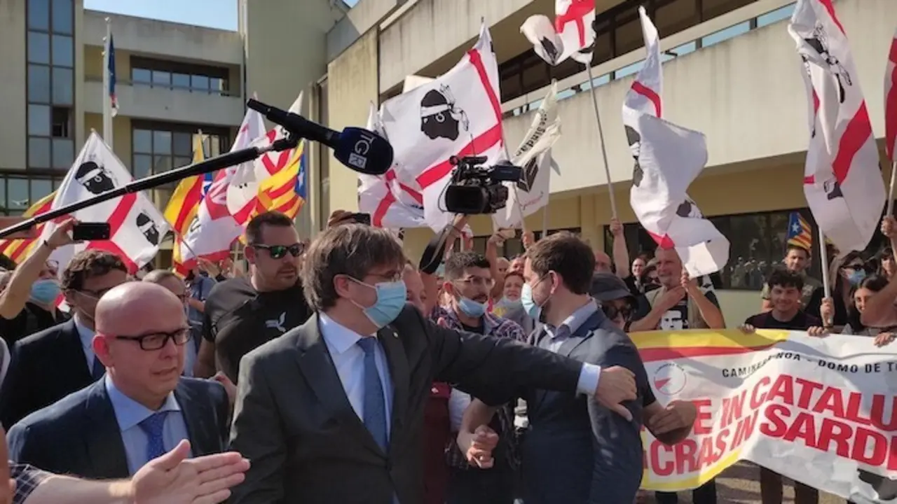 El expresidente de la Generalitat Carles Puigdemont llega al Tribunal de Apelaci&oacute;n de Sassari (Italia) para declarar
REMITIDA / HANDOUT por CONSELL PER LA REP&Uacute;BLICA
