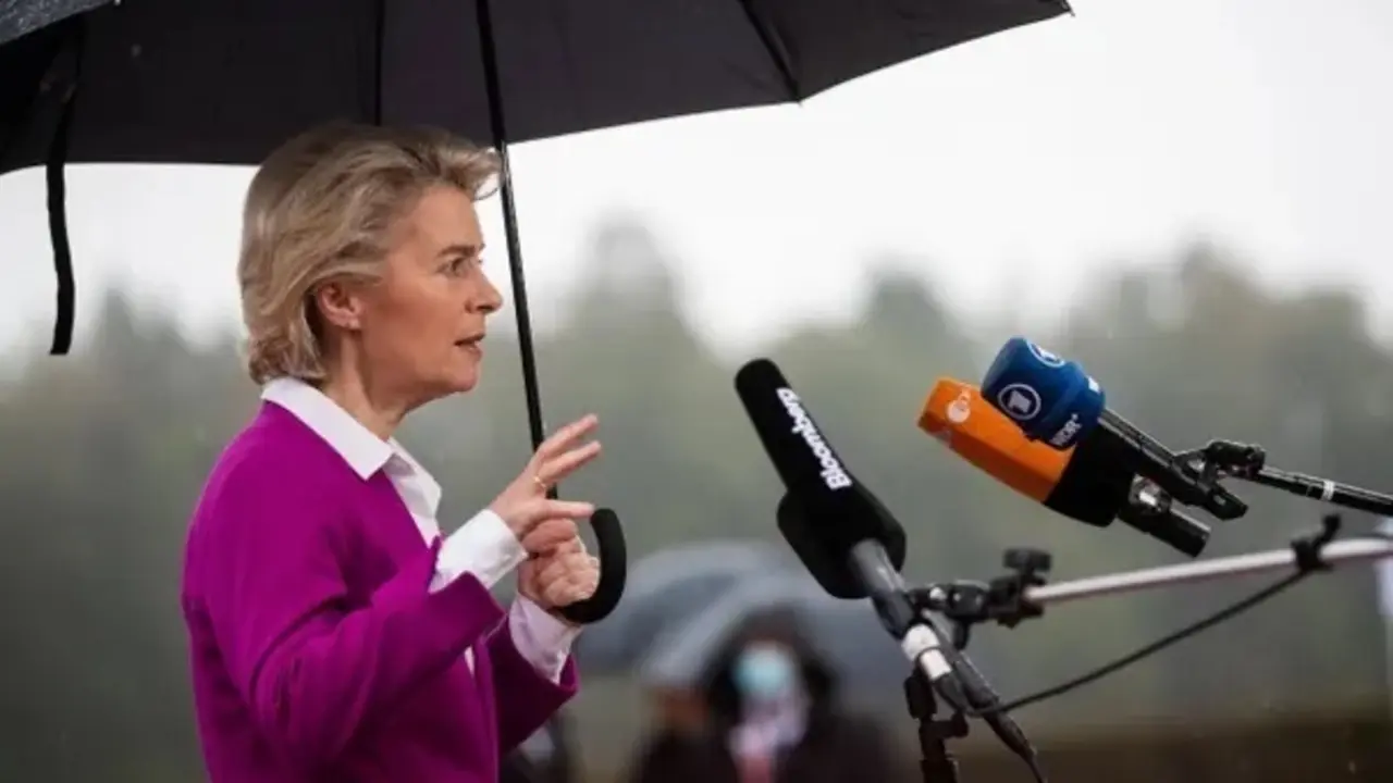Ursula von der Leyen: "He dado instrucciones a los servicios de la comisi&oacute;n para que lo analicen a fondo y con rapidez".