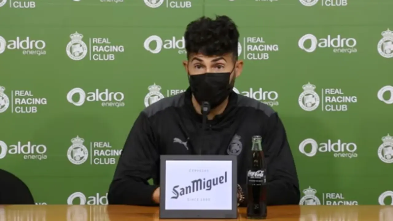 El entrenador del Racing de Santander, Guillermo Fern&aacute;ndez Romo. / ALERTA