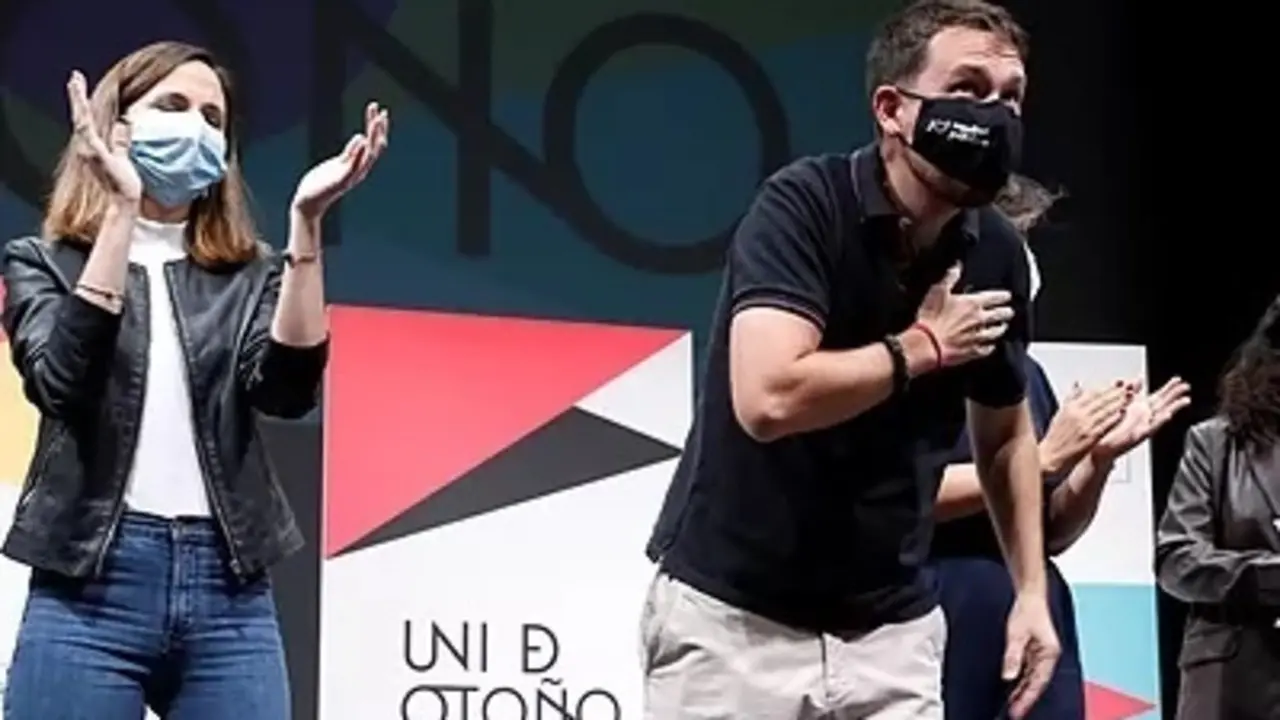 Ione Belarra y Pablo Iglesias, en la clausura de la Universidad de Oto&ntilde;o de Unidas Podemos.EFE