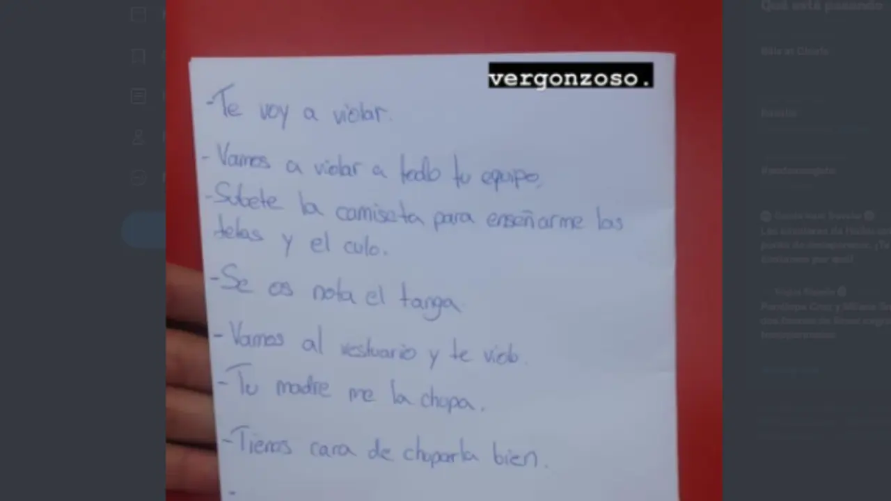 Vista de las notas tomadas por la jugadora con los insultos que recibi&oacute; por las redes sociales.