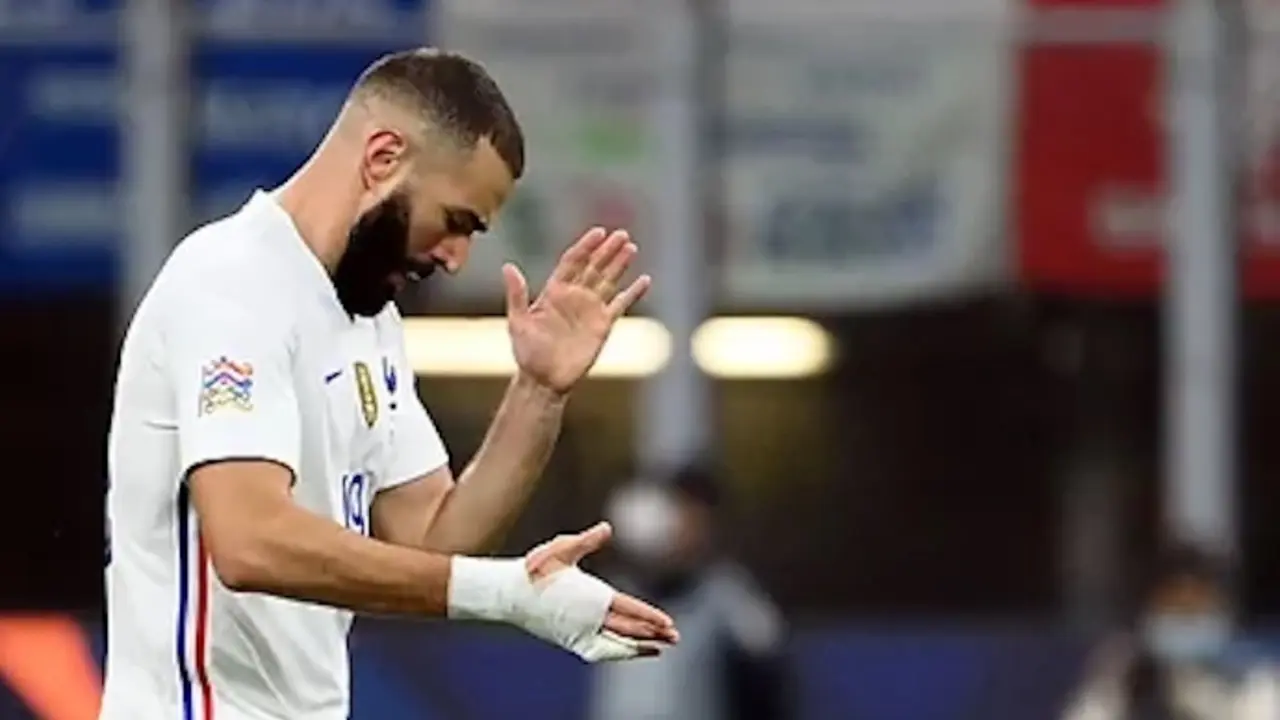 Karim Benzema, con Francia en San Siro.