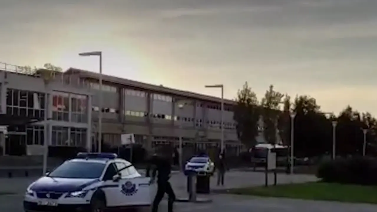 La Ertzaintza detiene a un hombre como el presunto autor de un tiroteo en el campus.