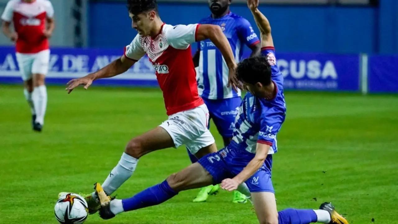 Marco Camus fue quien m&aacute;s lo intent&oacute; durante todo el partido. / Hardy