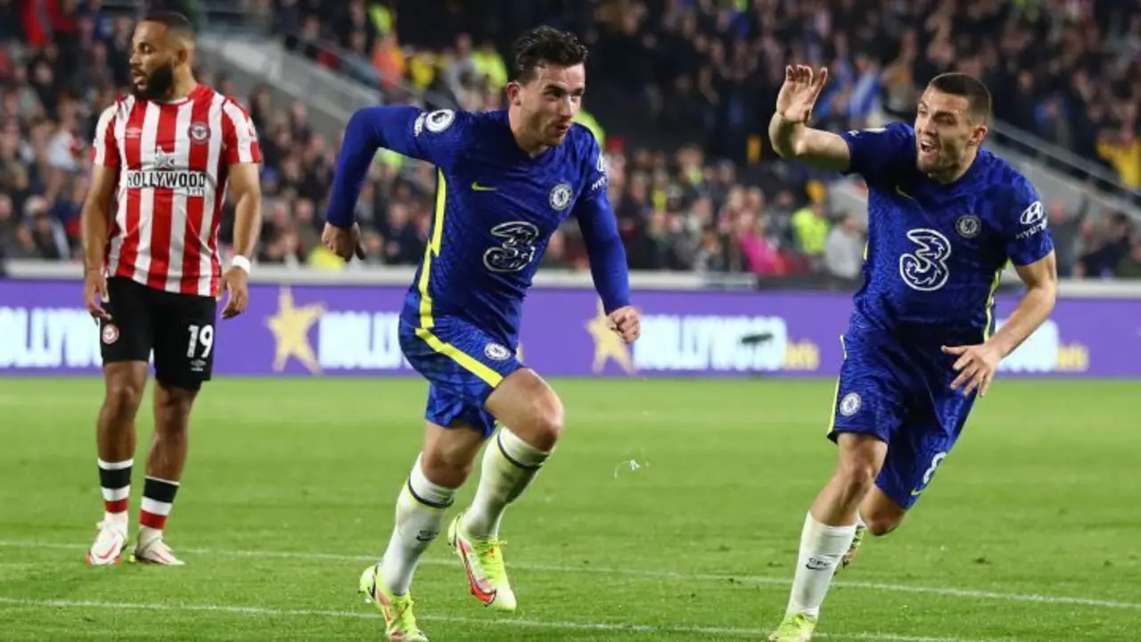 El Chelsea recupera el liderato contra un Brentford que mereci&oacute; m&aacute;s.