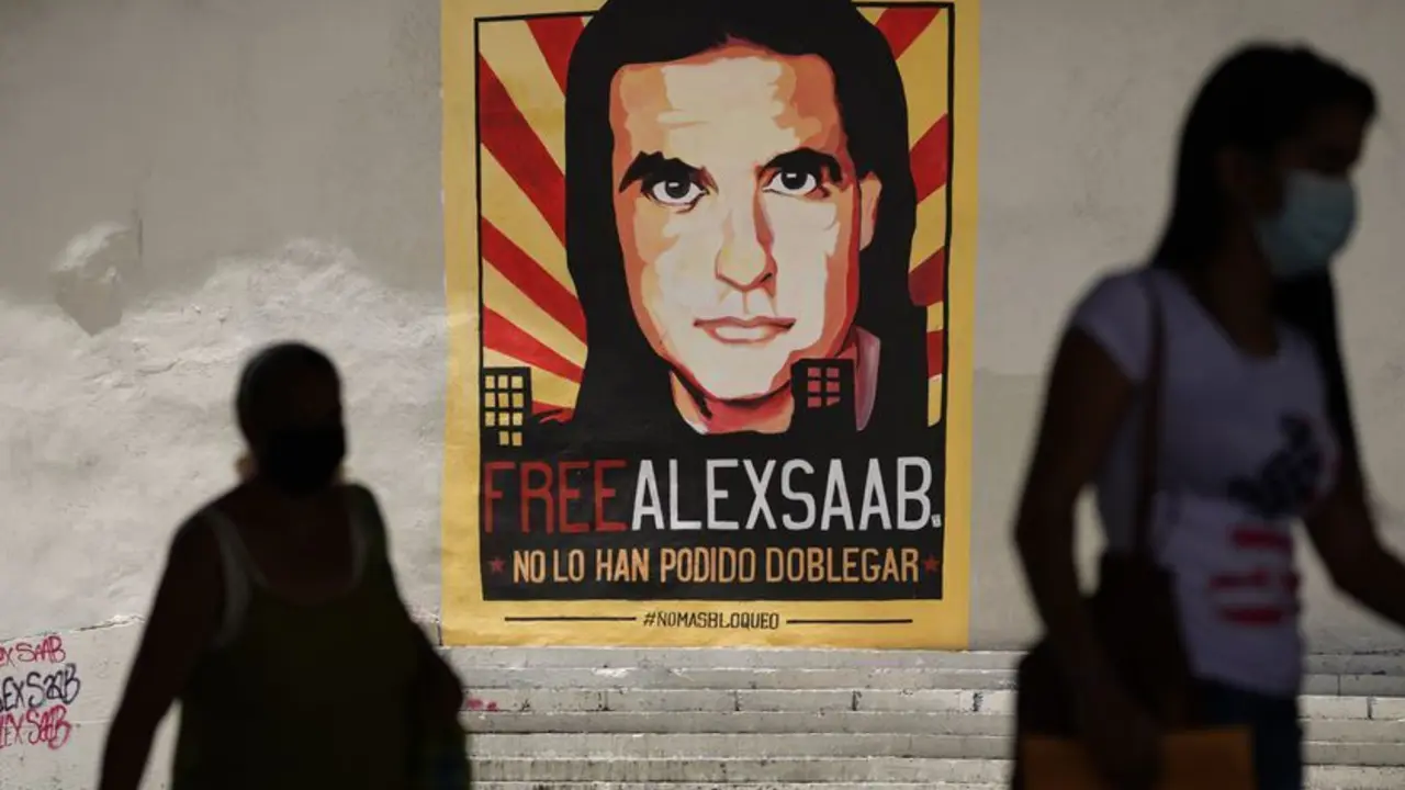 Un cartel en Caracas en el que se pide la liberaci&oacute;n del empresario colombiano Alex SaabARIANA CUBILLOSAP