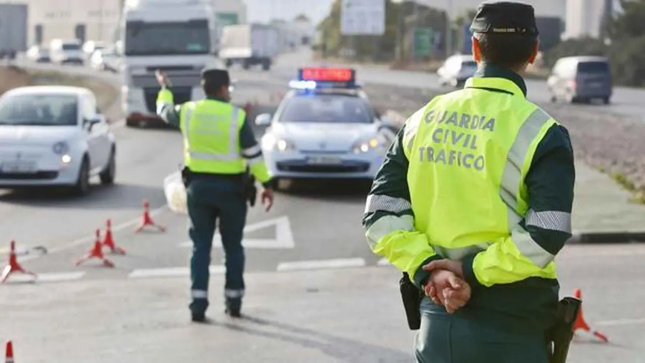 Guardia Civil tr&aacute;fico.
