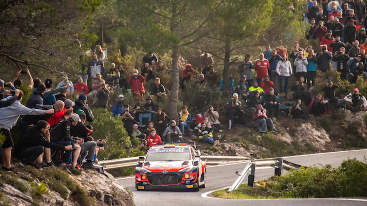 06 Sordo Dani (spa), Carrera Candido (spa), Hyundai Shell Mobis World Rally Team, Hundai i20 Coup&eacute; WRC, action during the RACC Rally Catalunya de Espana, 11th round of the 2021 FIA WRC, FIA World Rally Championship, from October 14 to 17, 2021 in Salou, Catalonia, Spain - Photo Nikos Katikis / DPPI
AFP7 /  Europa Press
16/10/2021 ONLY FOR USE IN SPAIN