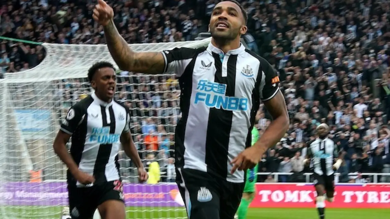 Callum Wilson, del Newcastle United, celebra el primer gol de su equipo durante el partido de f&uacute;tbol de la Premier League inglesa entre el Newcastle United y el Tottenham Hotspur en St. James' Park. Foto: Owen Humphreys/PA Wire/dpa