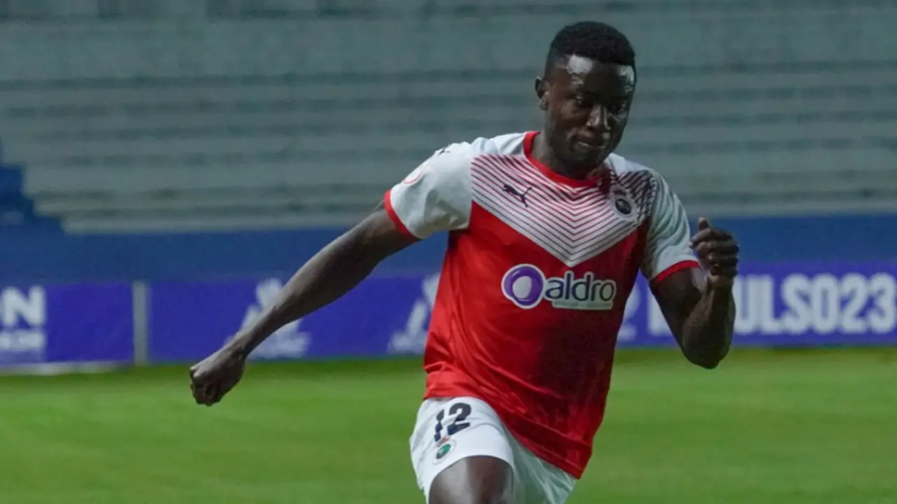 Un contragolpe de Soko desde &aacute;rea propia y un gran remate de Cedric desnivelaron el partido. / Hardy
