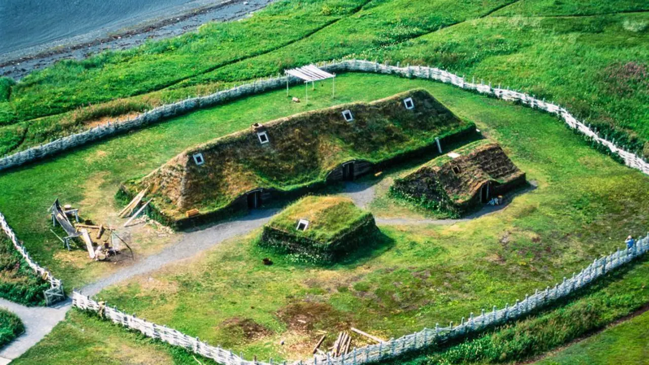 Reconstrucci&oacute;n del asentamiento vikingo de L'Anse aux Meadows, en el noreste de Canad&aacute;. El sitio es Patrimonio de la Humanidad.
GLENN NAGEL PHOTOGRAPHY