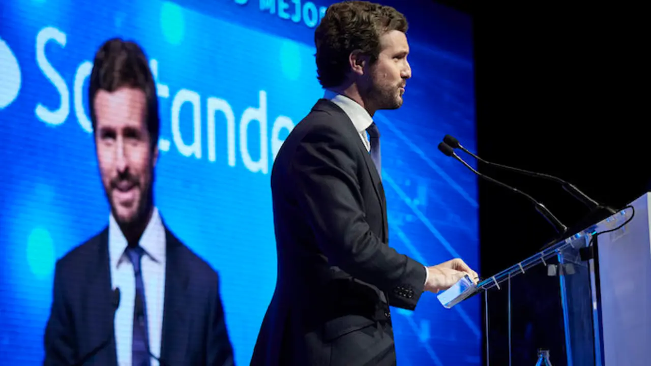 El l&iacute;der del Partido Popular, Pablo Casado, interviene durante la apertura del XXIV Congreso Nacional de la Empresa Familiar en el Palacio de Congresos y Auditorio Baluarte, a 25 de octubre de 2021, en Pamplona, Navarra, (Espa&ntilde;a). Bajo el lema &lsquo;Trabajamos por una sociedad mejor&rsquo;, este congreso pone de manifiesto los empe&ntilde;os de las empresas familiares para contribuir a cambiar el modelo social. Durante tres jornadas se abordar&aacute;n temas como la sostenibilidad, el prop&oacute;sito empresarial, la inversi&oacute;n de impacto y el crecimiento; conceptos que est&aacute;n presentes en la definici&oacute;n estrat&eacute;gica de las empresas familiares.
25 OCTUBRE 2021;FELIPE VI;PAMPLONA;NAVARRA;XXIV CONGRESO NACIONAL EMPRESA FAMILIAR;PALACIO DE CONGRESOS Y AUDITORIO BALUARTE
Eduardo Sanz / Europa Press
25/10/2021