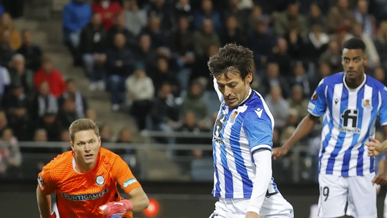 David Silva, de la Real Sociedad, en acci&oacute;n durante el partido de f&uacute;tbol del Grupo B de la UEFA Europa League entre el SK Sturm Graz y la Real Sociedad en el Merkur Arena. Foto: Erwin Scheriau/APA/dpa