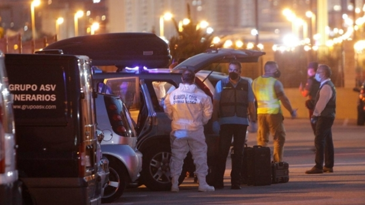 La Guardia Civil investiga desde esta tarde el caso en Torrevieja. / EFE/MORELL