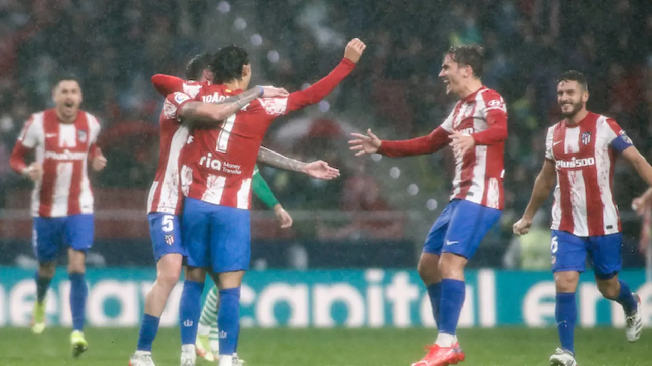 Joao Felix, del Atl&eacute;tico de Madrid, celebra un gol durante el partido de f&uacute;tbol de la Liga Santander entre el Atl&eacute;tico de Madrid y el Real Betis Balompi&eacute; en el estadio Wanda Metropolitano el 31 de octubre de 2021, en Madrid, Espa&ntilde;a.
Firma
AFP7 / Europa Press