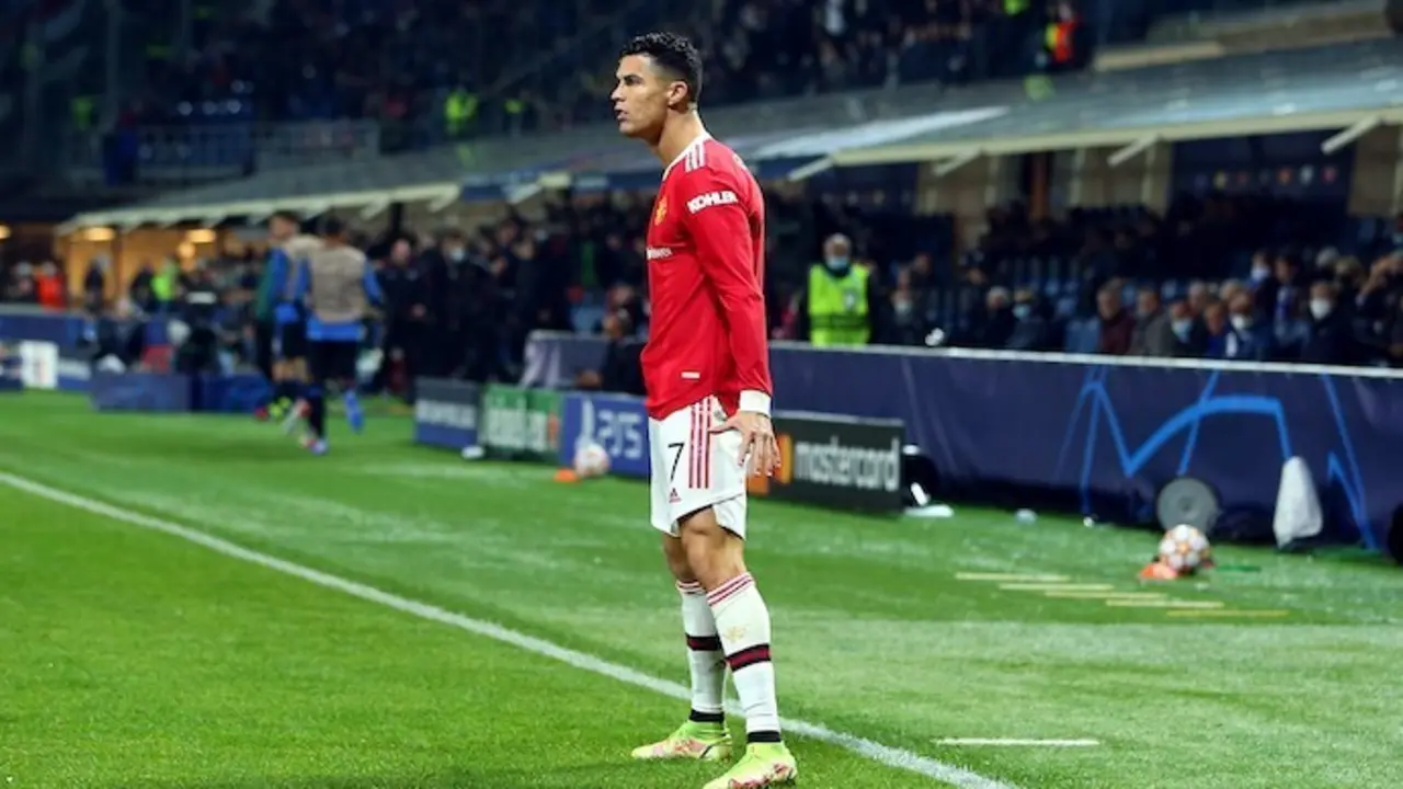 02 November 2021, Italy, Bergamo: Manchester United's Cristiano Ronaldo celebrates scoring his side's first goal during the UEFA Champions League Group F soccer match between Atalanta BC and Manchester United at Gewiss Stadium. Photo: Francesco Scaccianoce/PA Wire/dpa
Francesco Scaccianoce / PA Wire / dp /  DPA
2/11/2021 ONLY FOR USE IN SPAIN