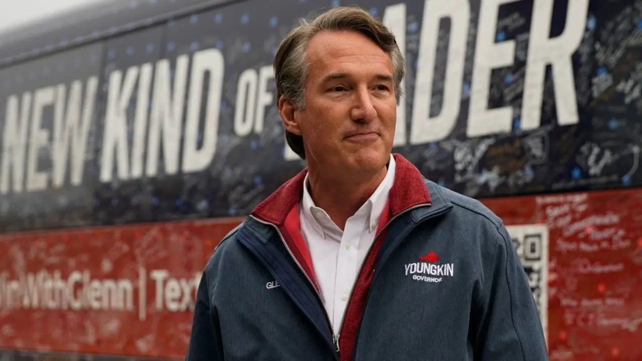 Glenn Youngkin ha centrado su campa&ntilde;a en cuestiones de educaci&oacute;n