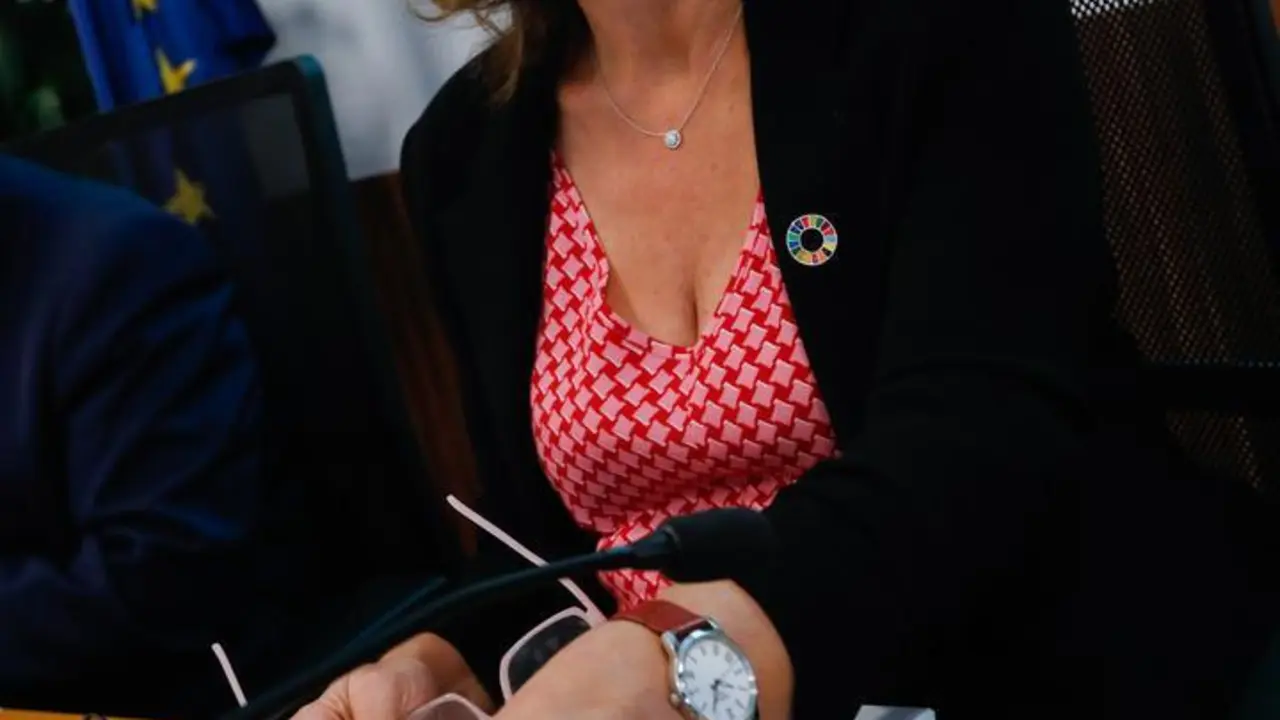 04-11-21 La vicepresidenta y ministra para la Transici&oacute;n Ecol&oacute;gica y el Reto Demogr&aacute;fico, Teresa Ribera, ha visitado Murcia para presentar las actuaciones prioritarias para el Mar Menor a representantes de organizaciones agrarias, sociales y de centros de investigaci&oacute;n.