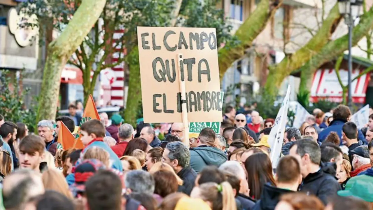 Manifestaci&oacute;n de los agrupaciones agrarias por las calles de Santander el 28 de febrero de 2020. / ALERTA