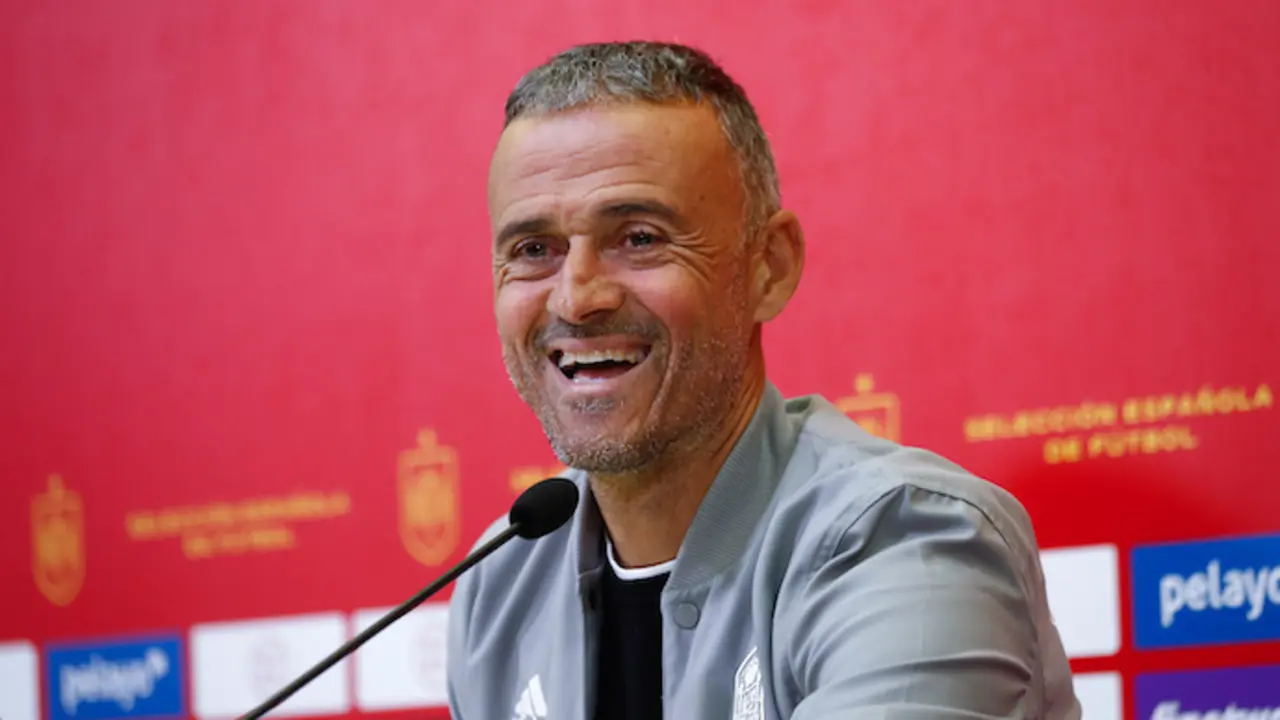 Luis Enrique, seleccionador, atiende durante la rueda de prensa de Espa&ntilde;a celebrada en la Ciudad del F&uacute;tbol el 05 de noviembre de 2021, en Las Rozas, Madrid, Espa&ntilde;a.
Firma
AFP7 / Europa Press - S&oacute;lo para uso en Espa&ntilde;a