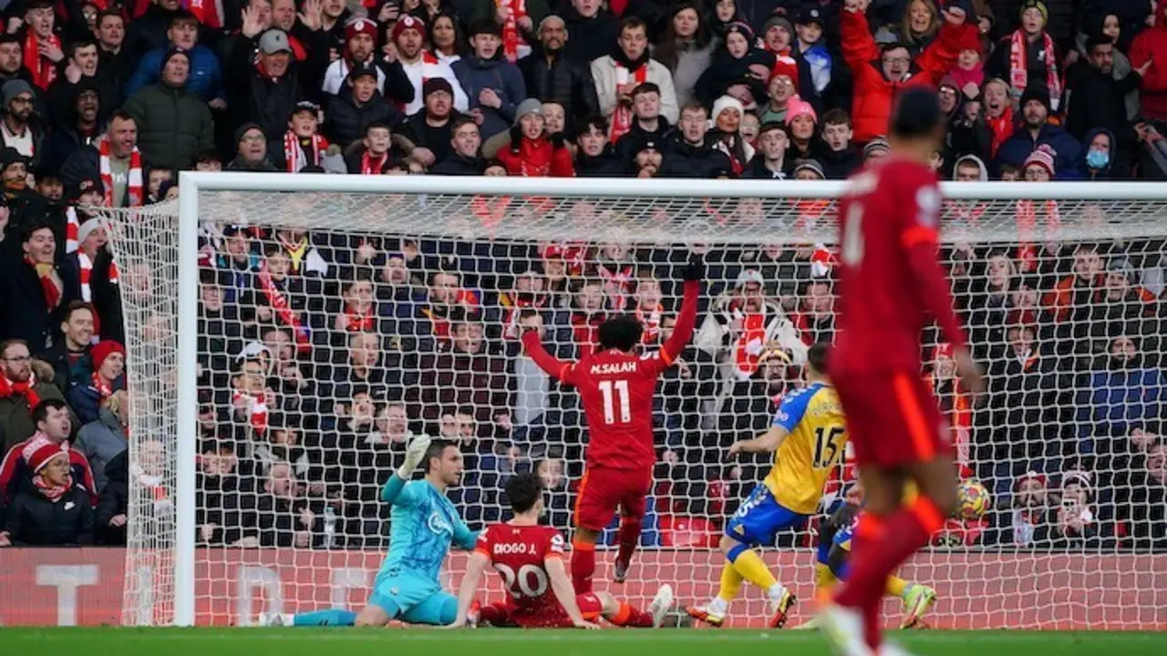 27 November 2021, United Kingdom, Liverpool: Liverpool's Diogo Jota scores his side's first goal during the English Premier League match between Liverpool and Southampton at the Anfield. Photo: Peter Byrne/PA Wire/dpa
27/11/2021 ONLY FOR USE IN SPAIN