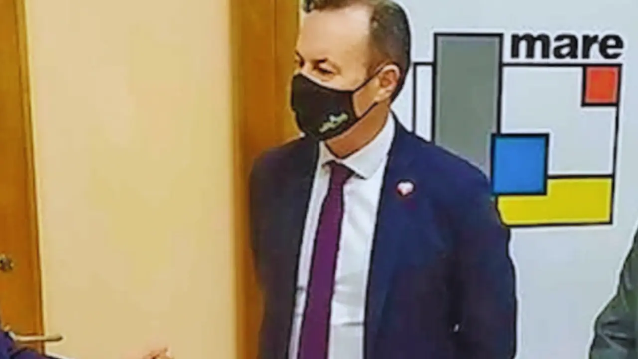 El consejero del PRC, Guillermo Blanco durante una visita a las instalaciones de MARE. / ALERTA