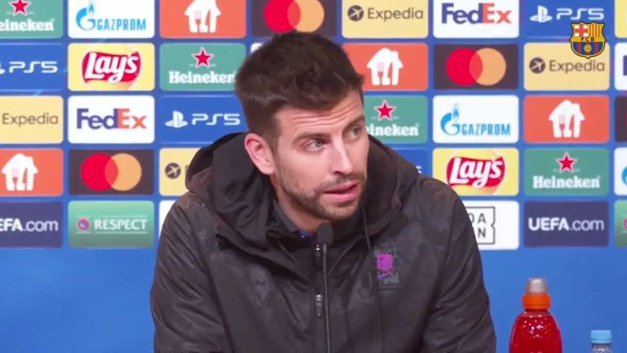 gerard-pique-en-una-rueda-de-prensa-del-barca-fcb