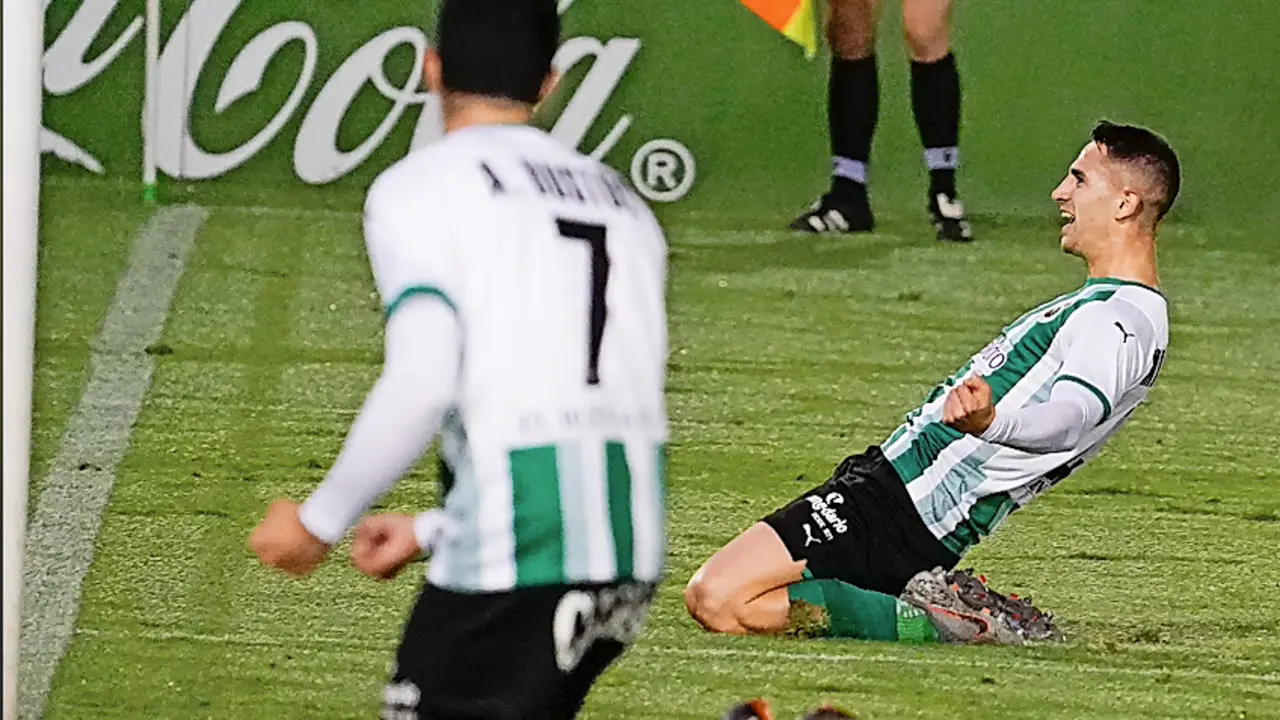 Manu Justo celebra el definitivo 3-2. / Hardy