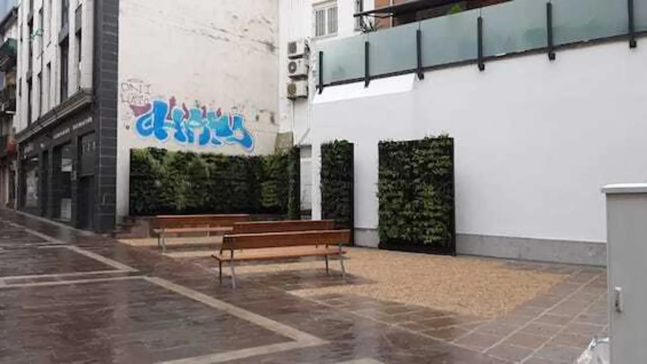 Microespacio junto al teatro Concha Espina de Torrelavega. / ALERTA