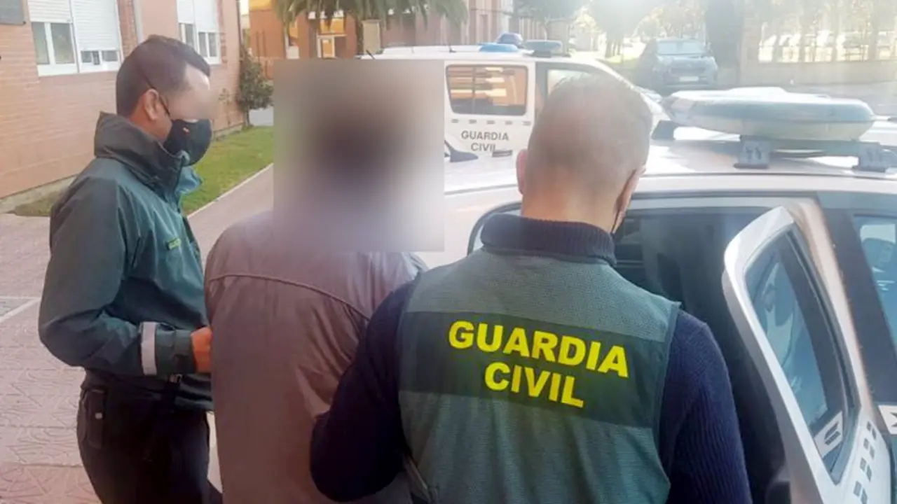 Detenido un hombre de 51 a&ntilde;os como presunto autor del incendio de un local de Santo&ntilde;a en octubre - GUARDIA CIVIL