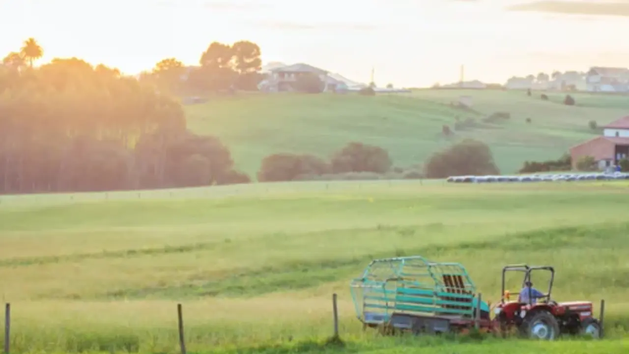 Tractor cantabria