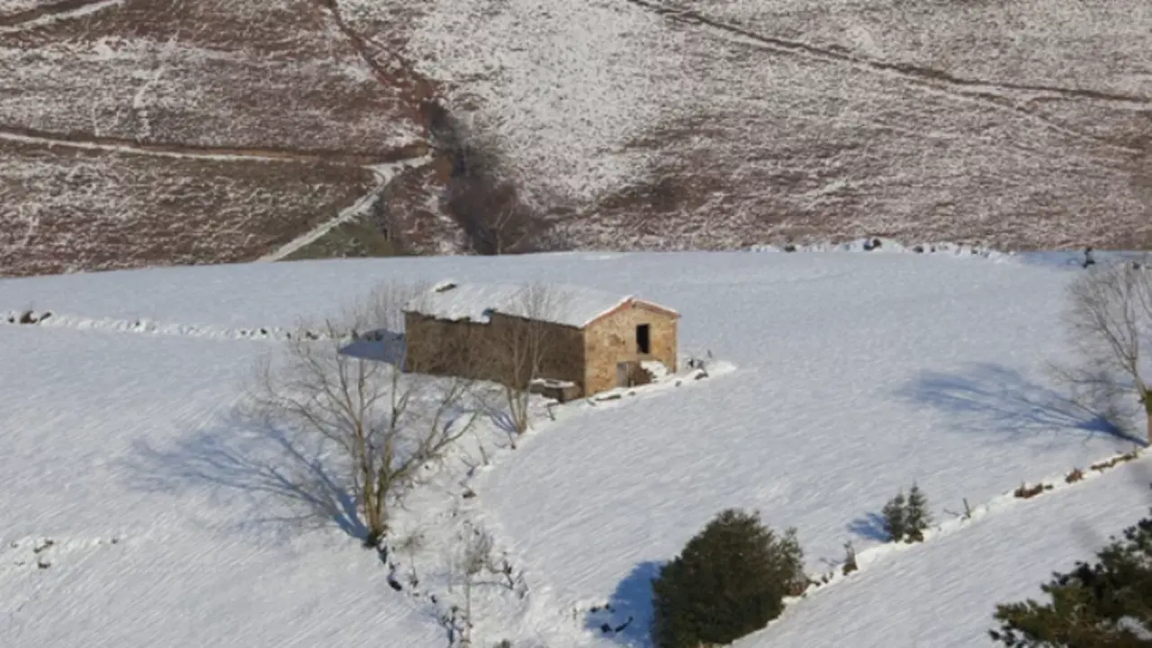 Caba&ntilde;a de Vega de Pas.