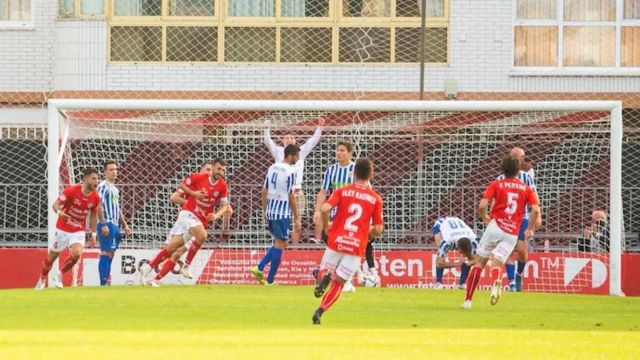 El CD Laredo disputar&aacute; este s&aacute;bado (18:00) la d&eacute;cima s&eacute;ptima jornada de liga de 2&ordf; RFEF.