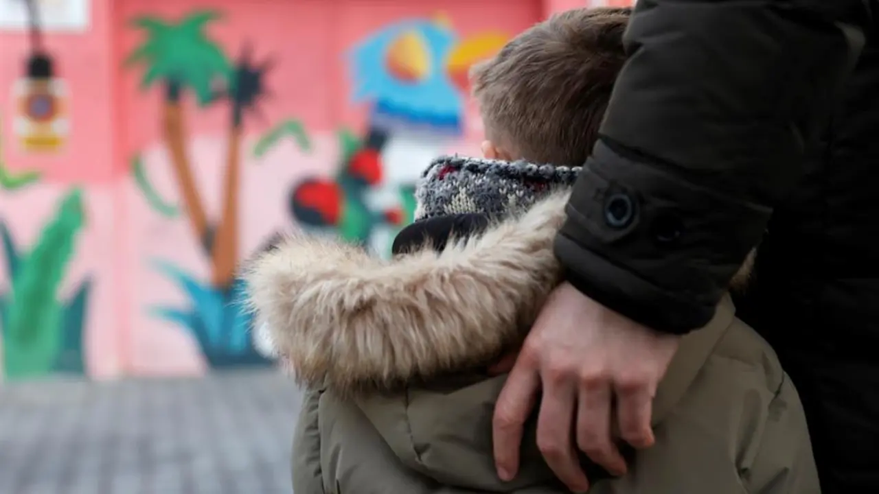 Vuelta al cole en el CEIP Padre Poveda en Madrid, este lunes. EFE/Mariscal