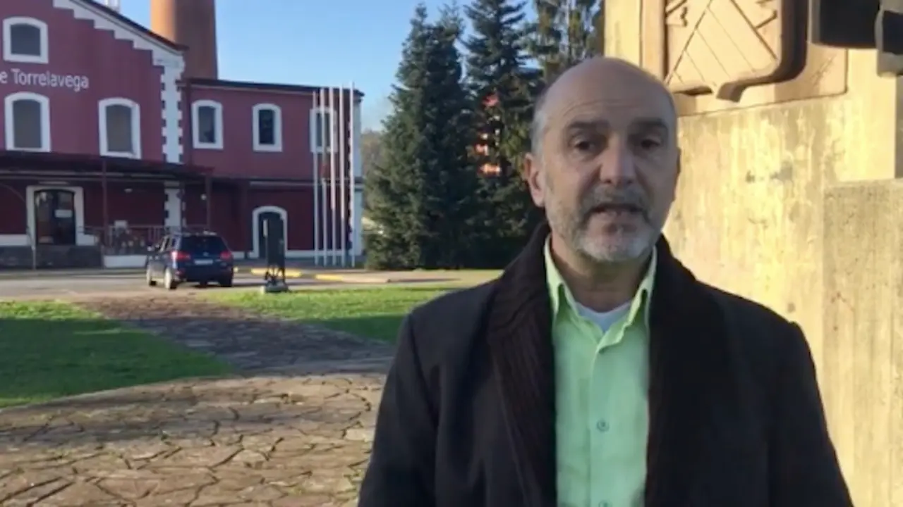 El veterano militante socialista de Torrelavega Jos&eacute; Ram&oacute;n Pelayo. / ALERTA