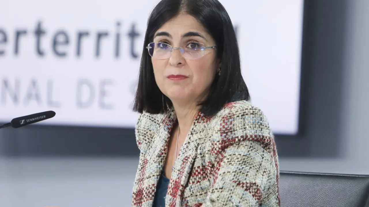 La ministra de Sanidad, Carolina Darias, comparece en una rueda de prensa.