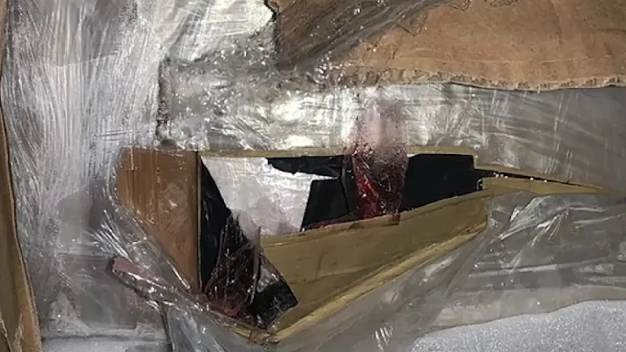 Paquete con coca&iacute;na intervenido por la Guardia Civil en Algeciras.