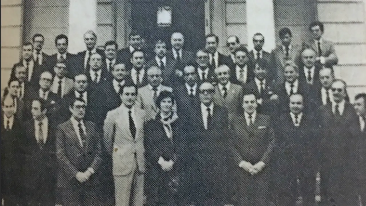 Parlamentarios y alcaldes de UCD en Moncloa, el 15 de diciembre de 1981.