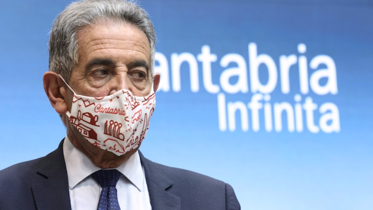 El presidente de Cantabria, Miguel &Aacute;ngel Revilla, en el acto institucional del D&iacute;a de Cantabria. / ALERTA