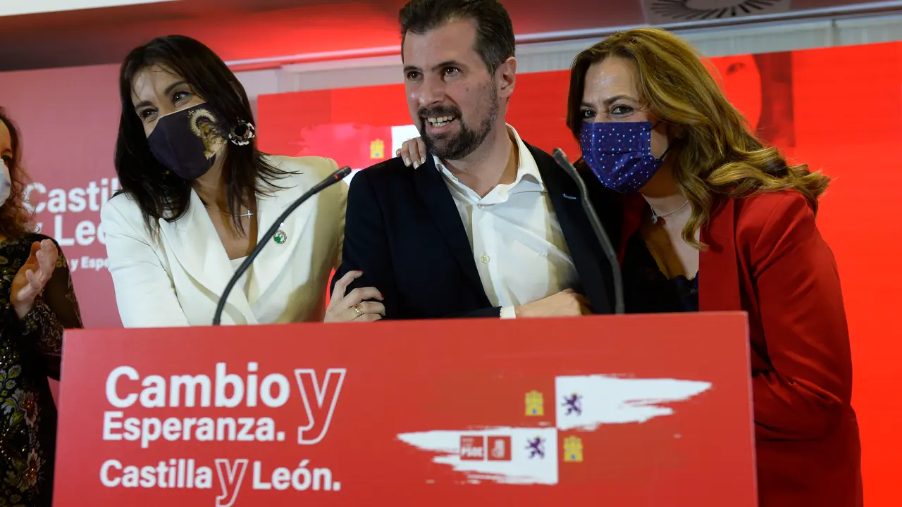 Tudanca asegura que Ma&ntilde;ueco ha abierto "la puerta de par en par" a VoxEL MUNDO (V&iacute;deo) // EFE (Foto)