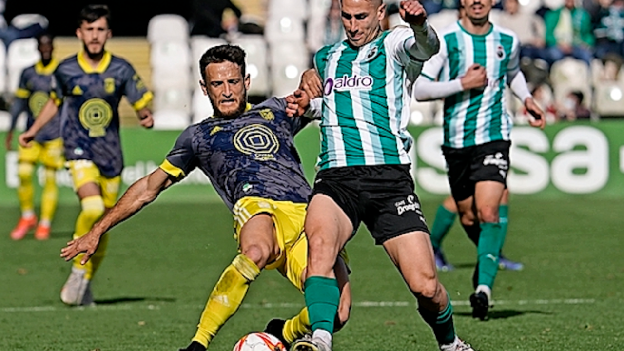 Manu Justo, que repiti&oacute; como titular, fue el autor del &uacute;nico lanzamiento entre palos del Racing ayer. / hardy
