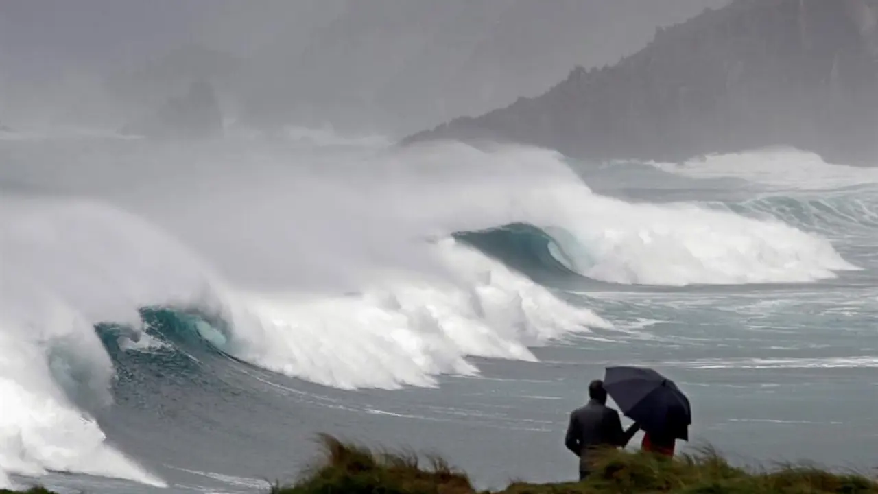 Oleaje de la playa de Ponzos en Ferrol (A Coru&ntilde;a) en una imagen de archivo. EFE/Kiko Delgado