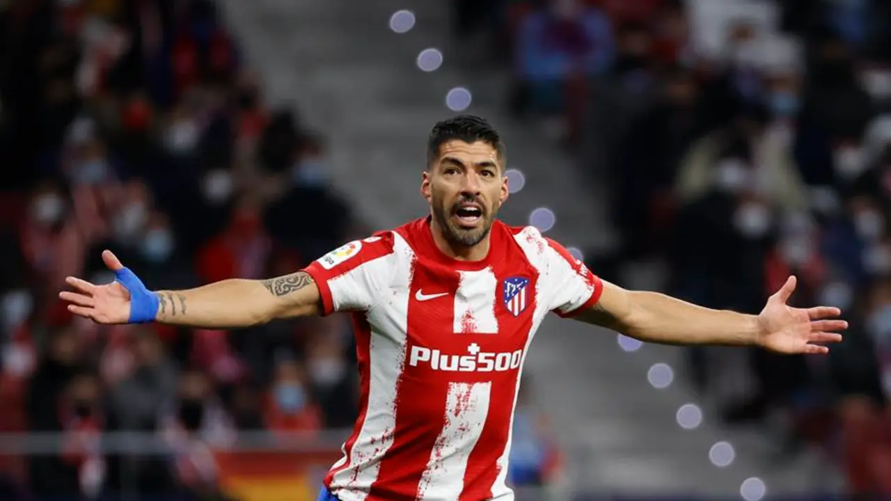 El delantero del Atl&eacute;tico de Madrid Luis Su&aacute;rez, durante el partido de Liga en Primera Divisi&oacute;n ante el Celta que disputan hoy s&aacute;bado en el estadio Wanda Metropolitano, en Madrid. EFE/Mariscal