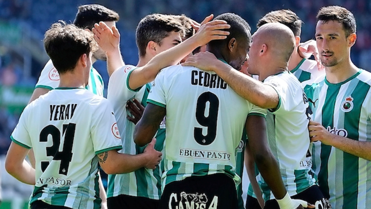 Los jugadores del Racing, celebrando el solitario gol de Cedric. / RRC