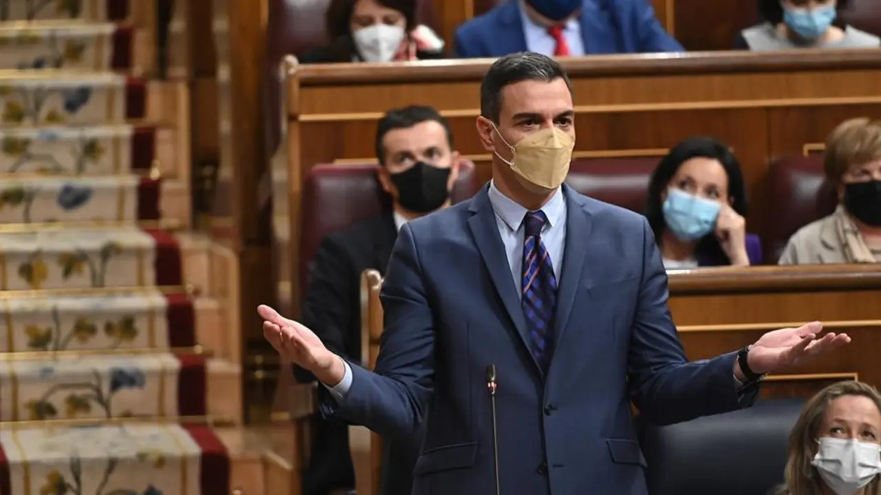 El presidente del Gobierno, Pedro S&aacute;nchez, durante su comparecencia en la sesi&oacute;n de control celebrada este mi&eacute;rcoles en el Congreso de los Diputados, en Madrid. / Fernando Villar