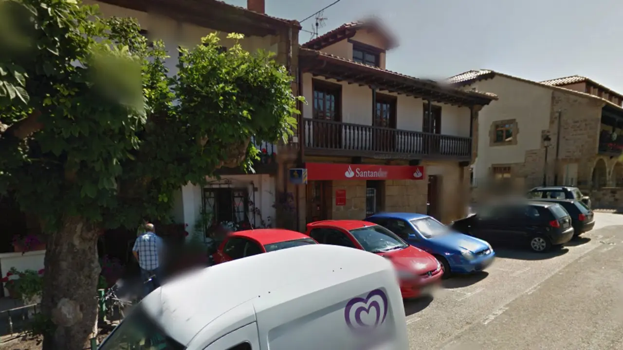 Oficina bancaria en Novales.