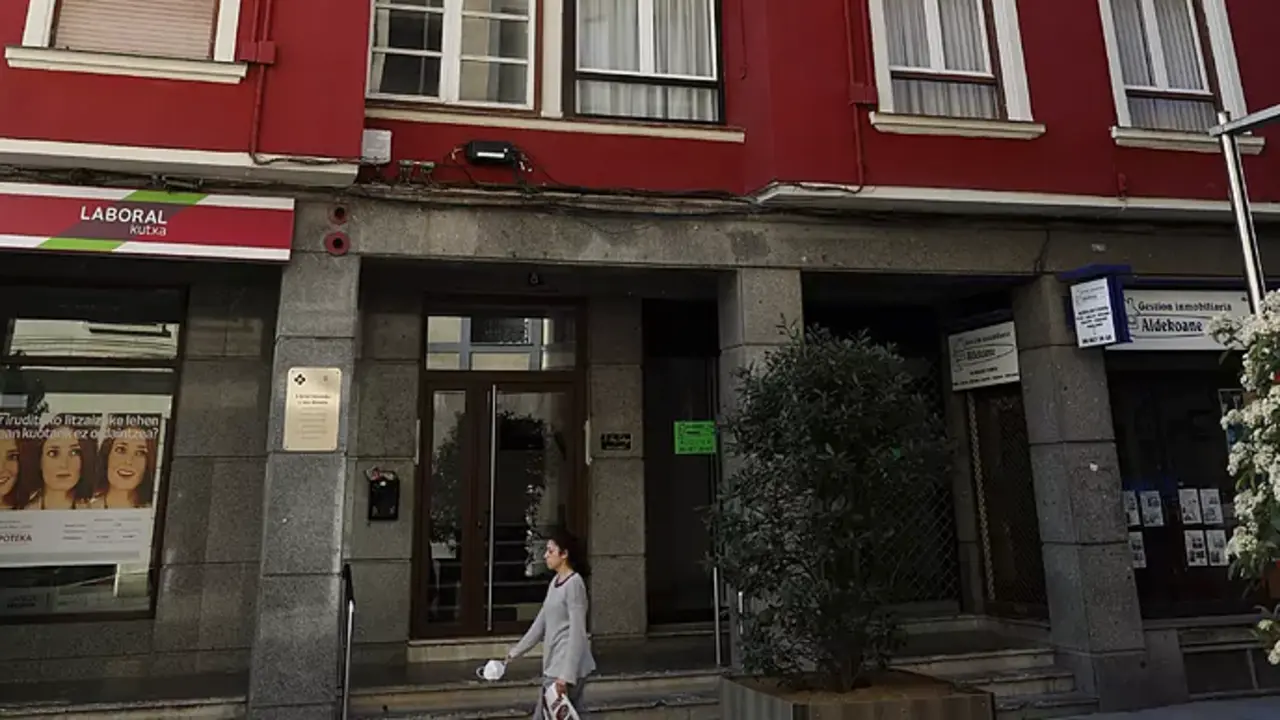 Portal de la vivienda de ErandioLUIS TEJIDOEFE