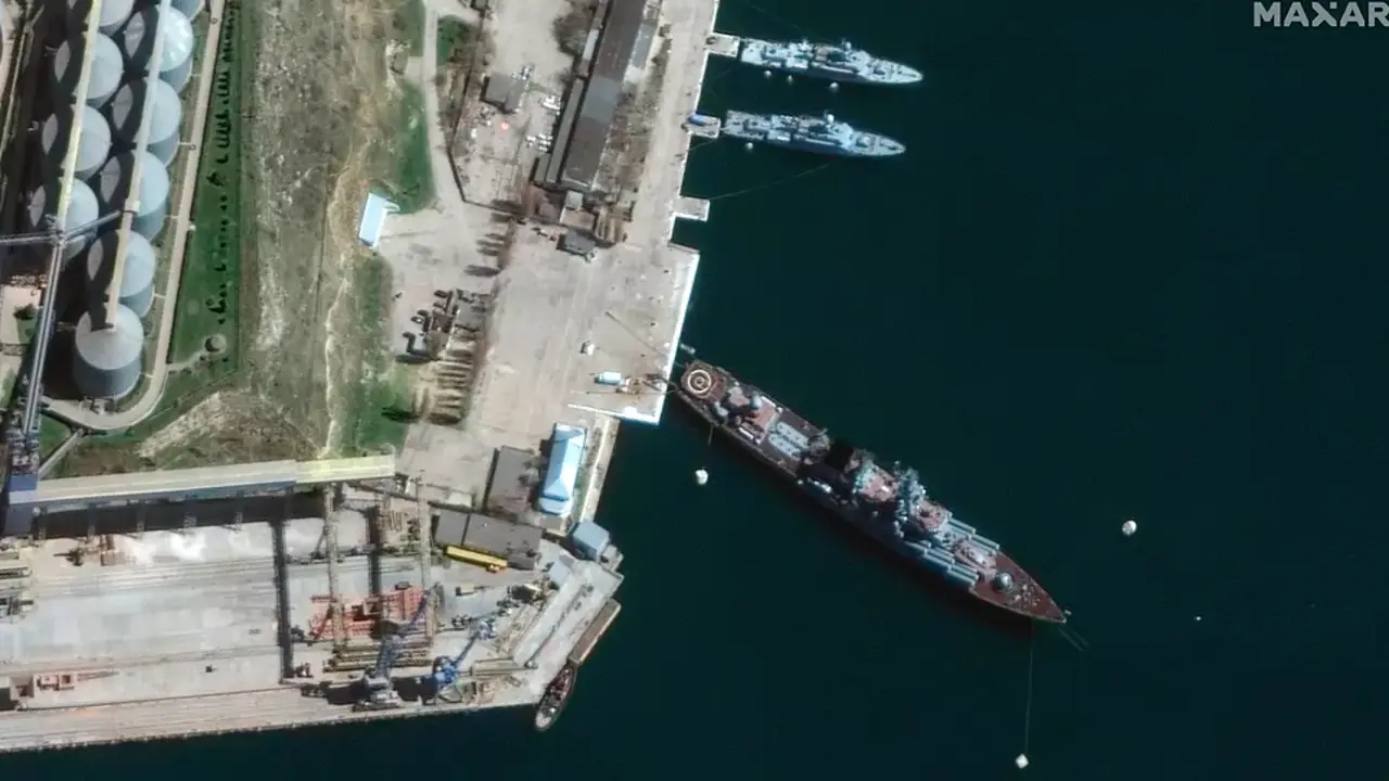 Imagen sat&eacute;lite del buque Moskva en Crimea.