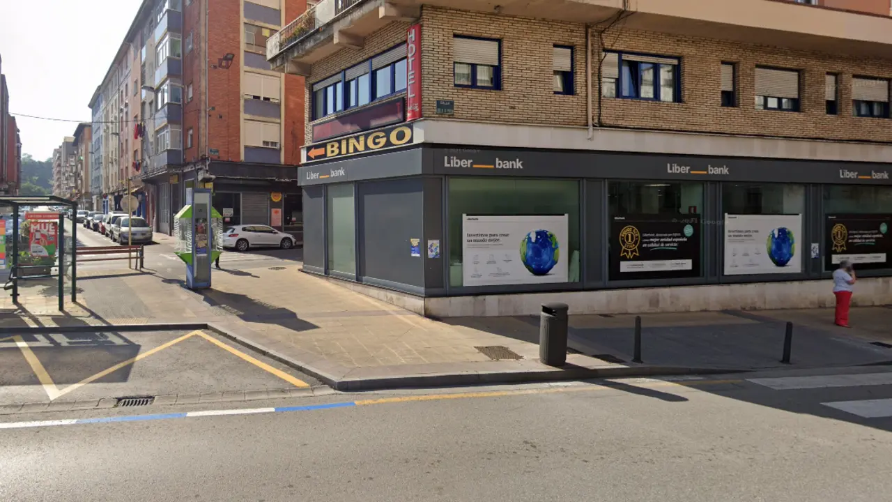 Oficina de Unicaja en La Inmobiliaria. / ALERTA